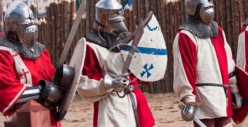 Apresentando nosso kit de cavaleiro mais sofisticado de todos os temposIntroducing Our Fanciest Knight Kit Ever